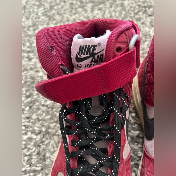 Nike Air Force 1 Hi Premium Suede Sneakers (size 7) - Picture 16 of 16